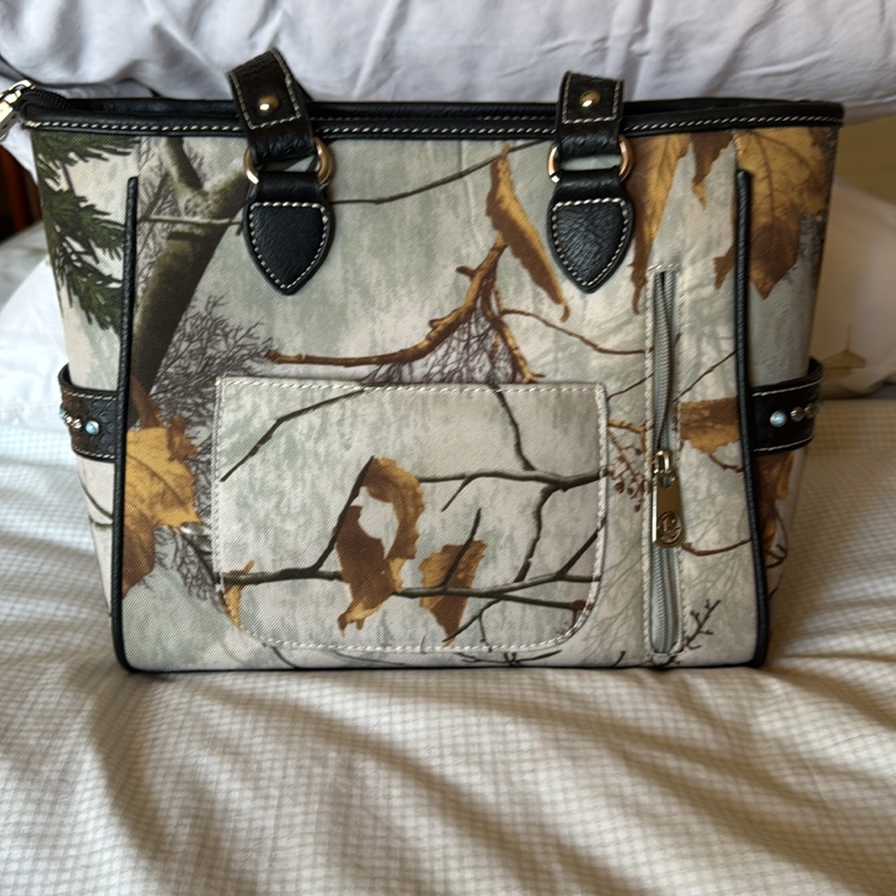 P & G Collection Western Purse Cream/ Leaf pattern. - Picture 5 of 8